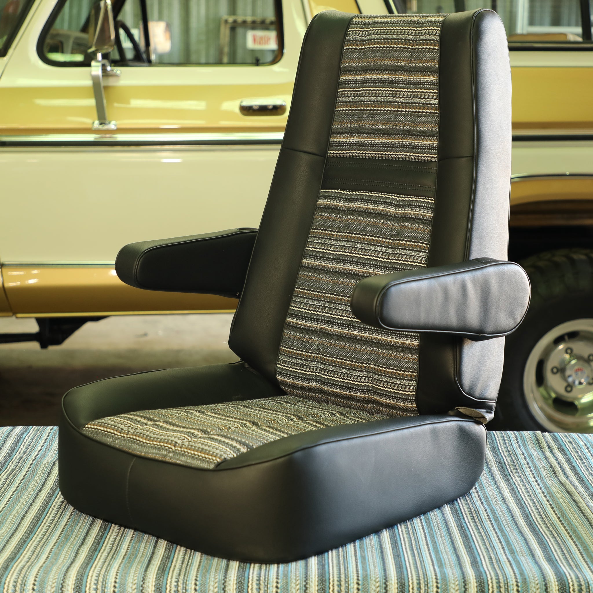 Fully Assembled Captain Seat Set 1978-79 Bronco